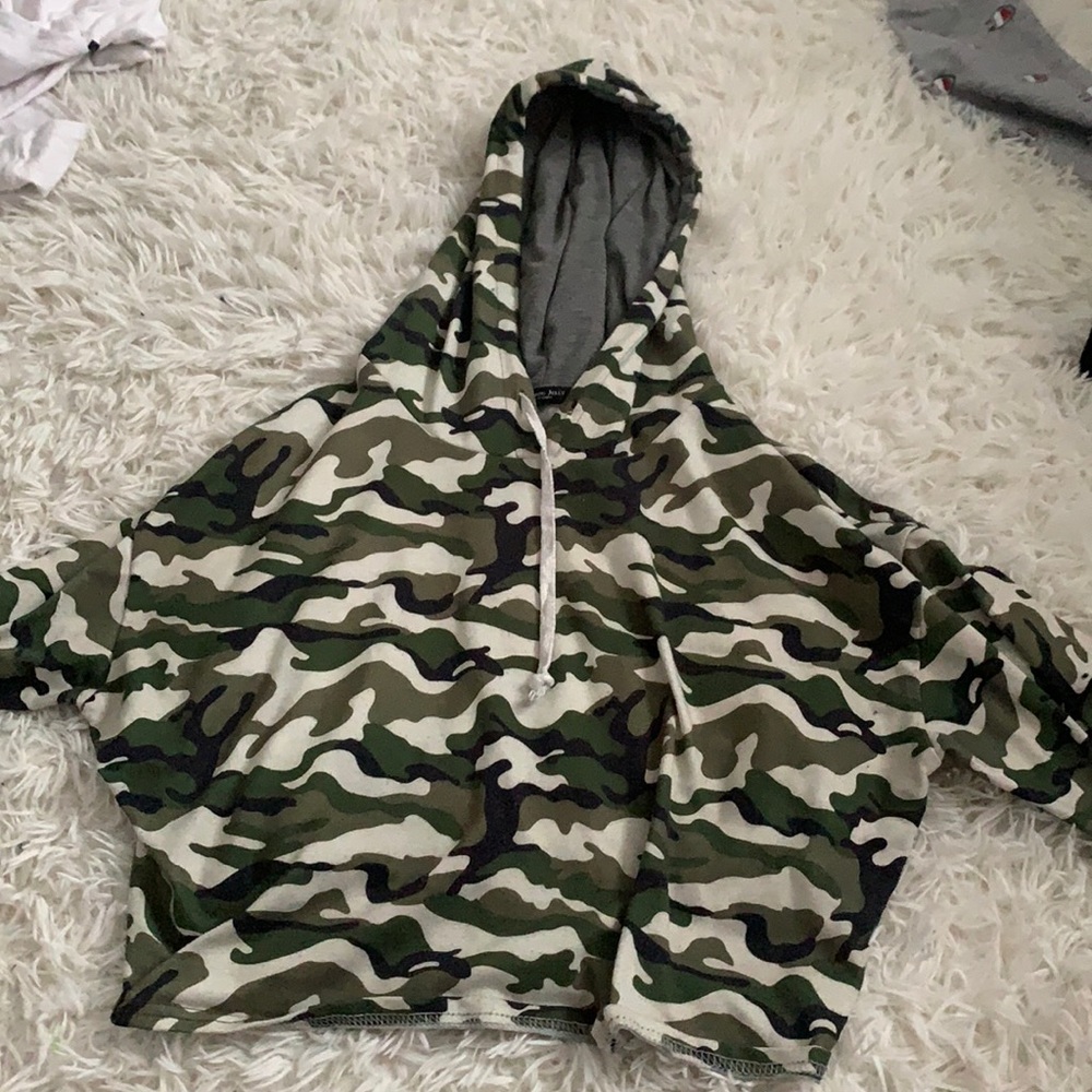 Army cropped long sleeve hoodie